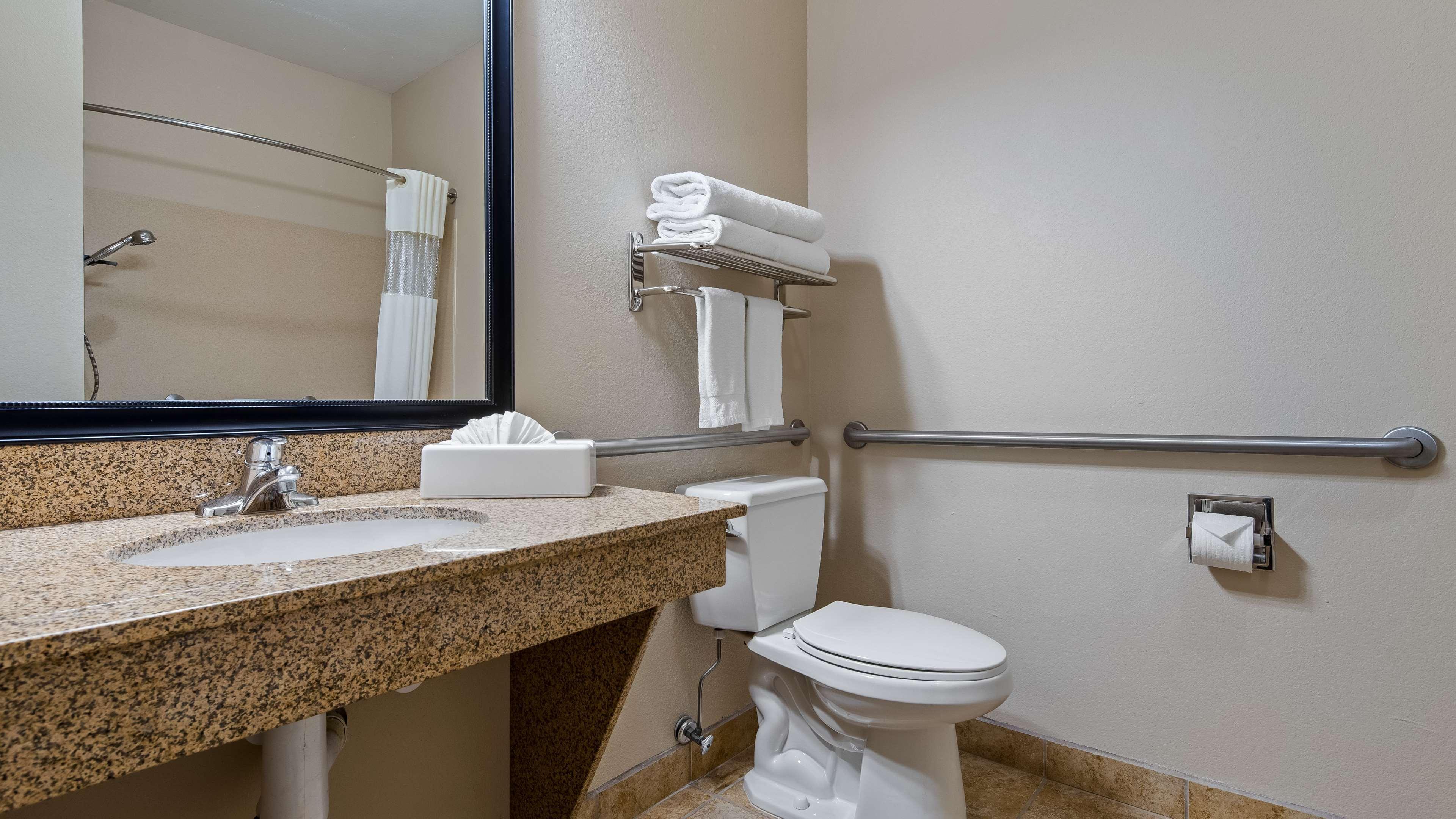 Best Western Plus Eastgate Inn & Suites Вічіта Екстер'єр фото
